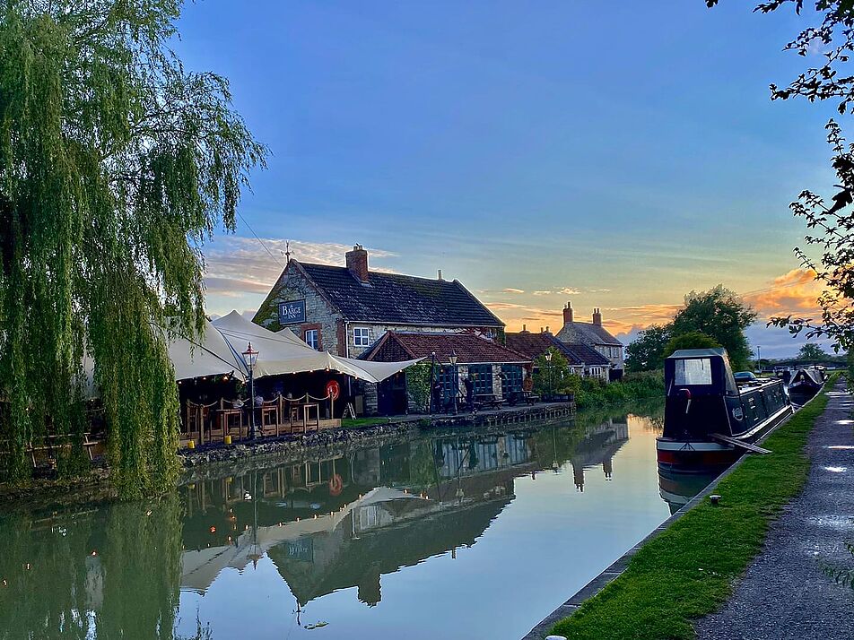 The Barge Inn Beer Garden